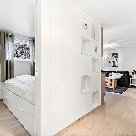 Flat In Near Airport * Sola