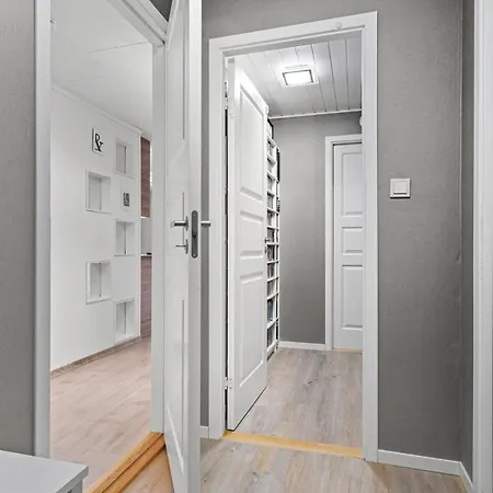 Apartment Flat In Near Airport Sola