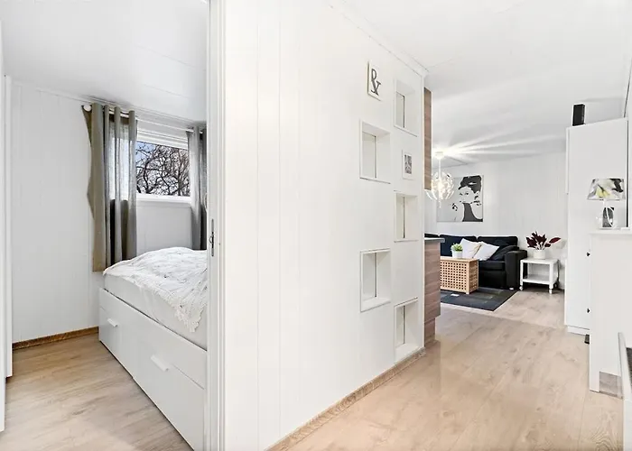 Flat In Near Airport * Sola